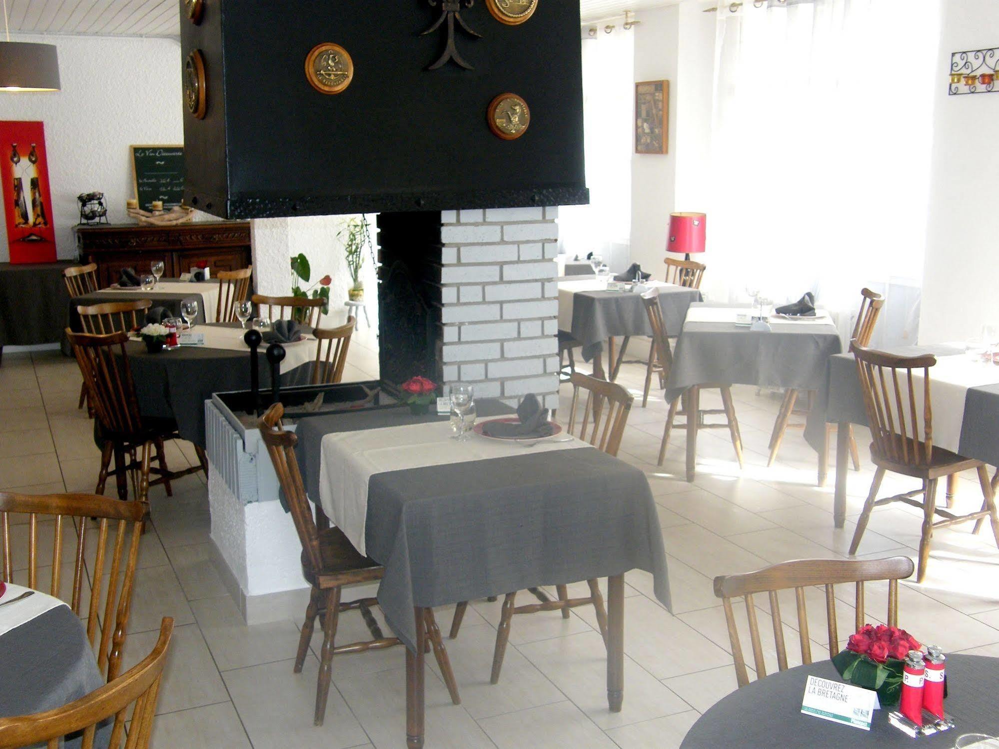 Hotel Le Week-End Plouider ภายนอก รูปภาพ