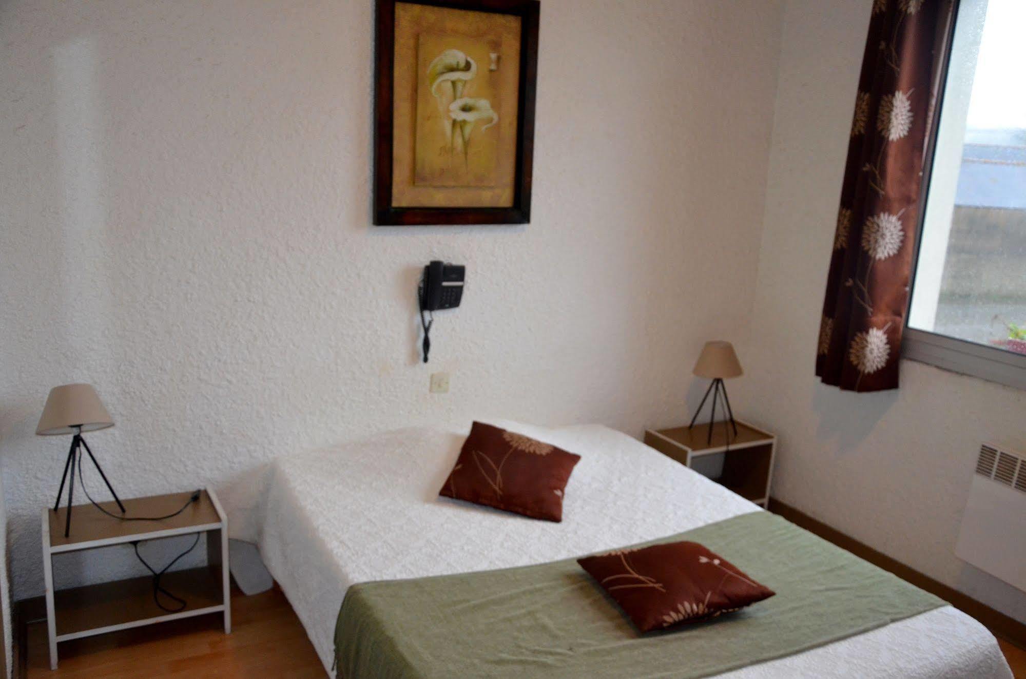 Hotel Le Week-End Plouider ภายนอก รูปภาพ